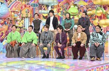 「アメトーーク！」の「もっとやれるはずだったのに…2023反省会」に出演する（前列左から）すゑひろがりず、ぺこぱ、ビスケットブラザーズ、（後列左から）ザ・ギース、大自然。(c)テレビ朝日