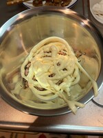 ツナを覆い隠すほどマヨネーズを入れる。