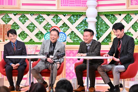 MCの中川家とかまいたち。 (c)MBS