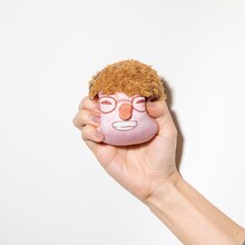 「握るマユリカのむぎゅっとマスコット（中谷）」