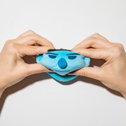 「握るマユリカのむぎゅっとマスコット(阪本)」