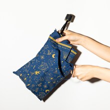 「ロングコートダディ 収納もらくちん 旅人気分の晴雨兼用折りたたみ傘」