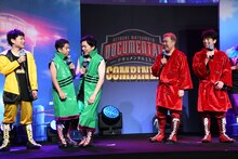 相方・井口に鉄球呼ばわりされ、「誰が鉄球だ！」とツッコミを入れるウエストランド河本。