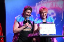 ニュースの見出しになるような見どころを紹介するEXIT。りんたろー。（左）は「ドキュメンタル」の撮影時にいろいろあって坊主になったという。