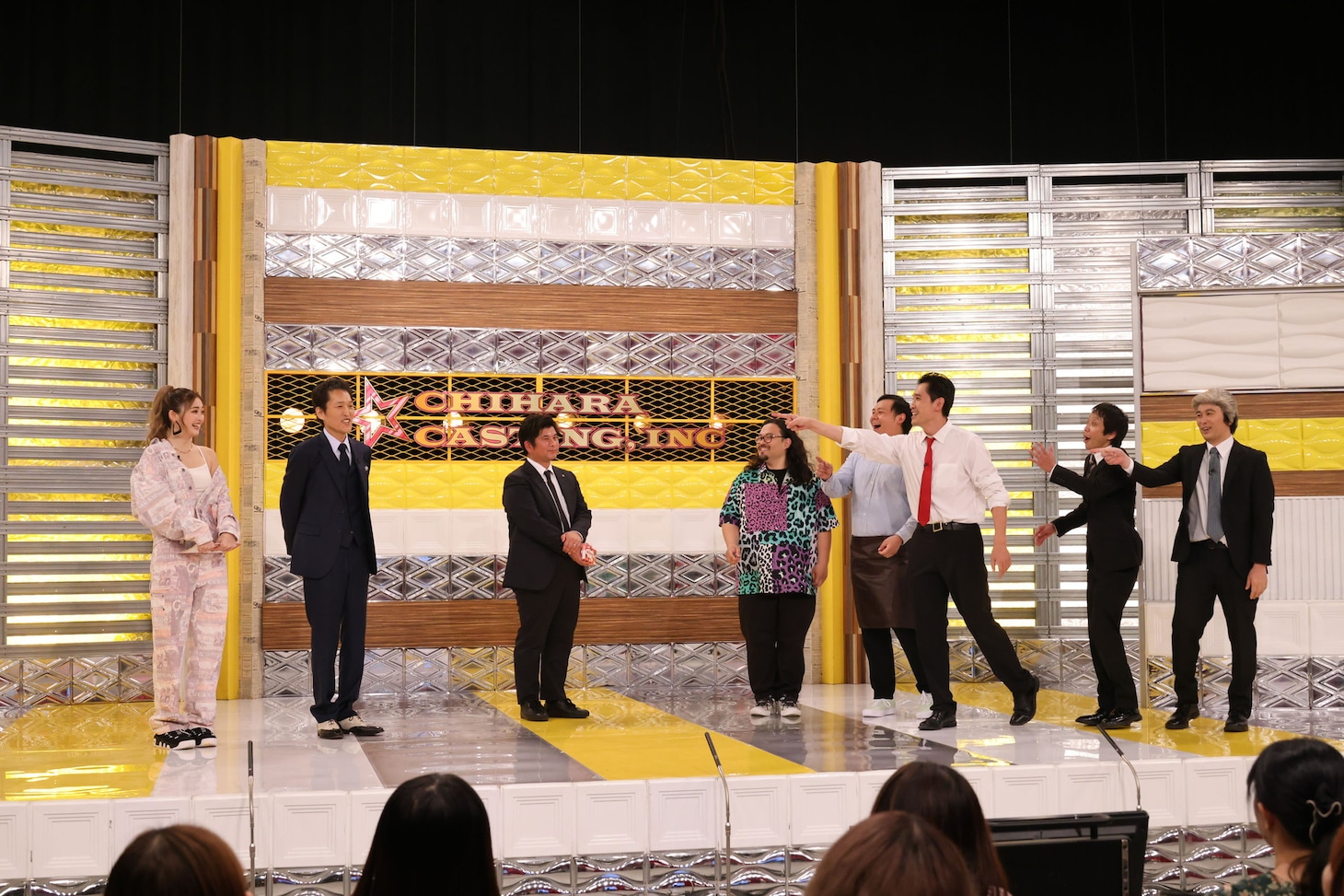 「千原キャスティング株式会社」のワンシーン。
