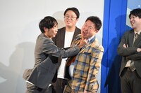 取っ組み合いになるひつじねいり松村とサルベース折田。