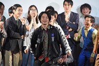 群青団地・福田の前に、「なんも勇気ないけど前出てみよう」と現れたゼンモンキーむらまつ。