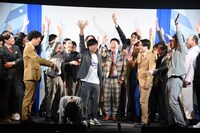 いろいろあった挙句、「楽しい人ー！」「はーい！」という掛け合いで場を収める一同。