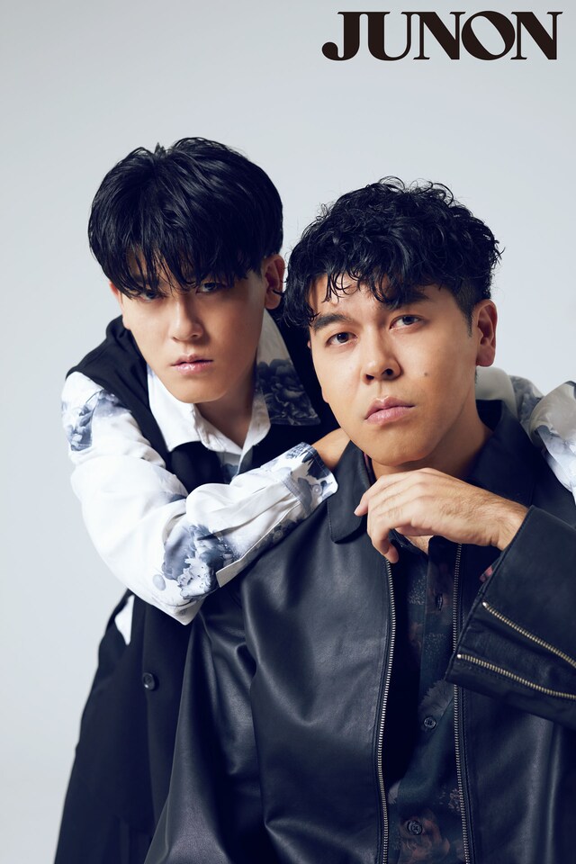 「JUNON」2024年2月号（主婦と生活社）より、土佐兄弟。