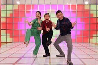 爆笑問題と小池栄子。(c)テレビ朝日