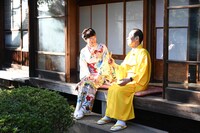 左から林家木久扇、綾瀬はるか。(c)日本テレビ