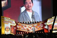 ステージから降りてしまった井口に早く戻ってきてほしいウエストランド河本。