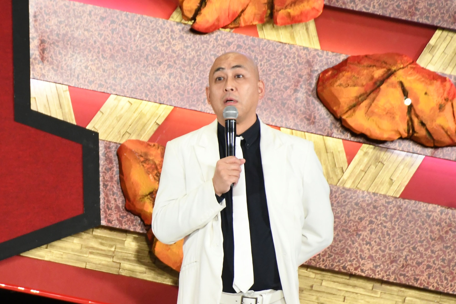 錦鯉・長谷川