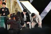 ネタ後、息が上がっている20世紀。