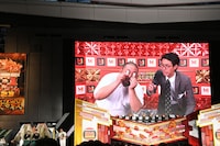 トム・ブラウンに敗れ、「えん、えん」と泣くスタミナパン麻婆。