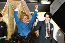 エバースに勝利し、喜ぶナイチンゲールダンス。