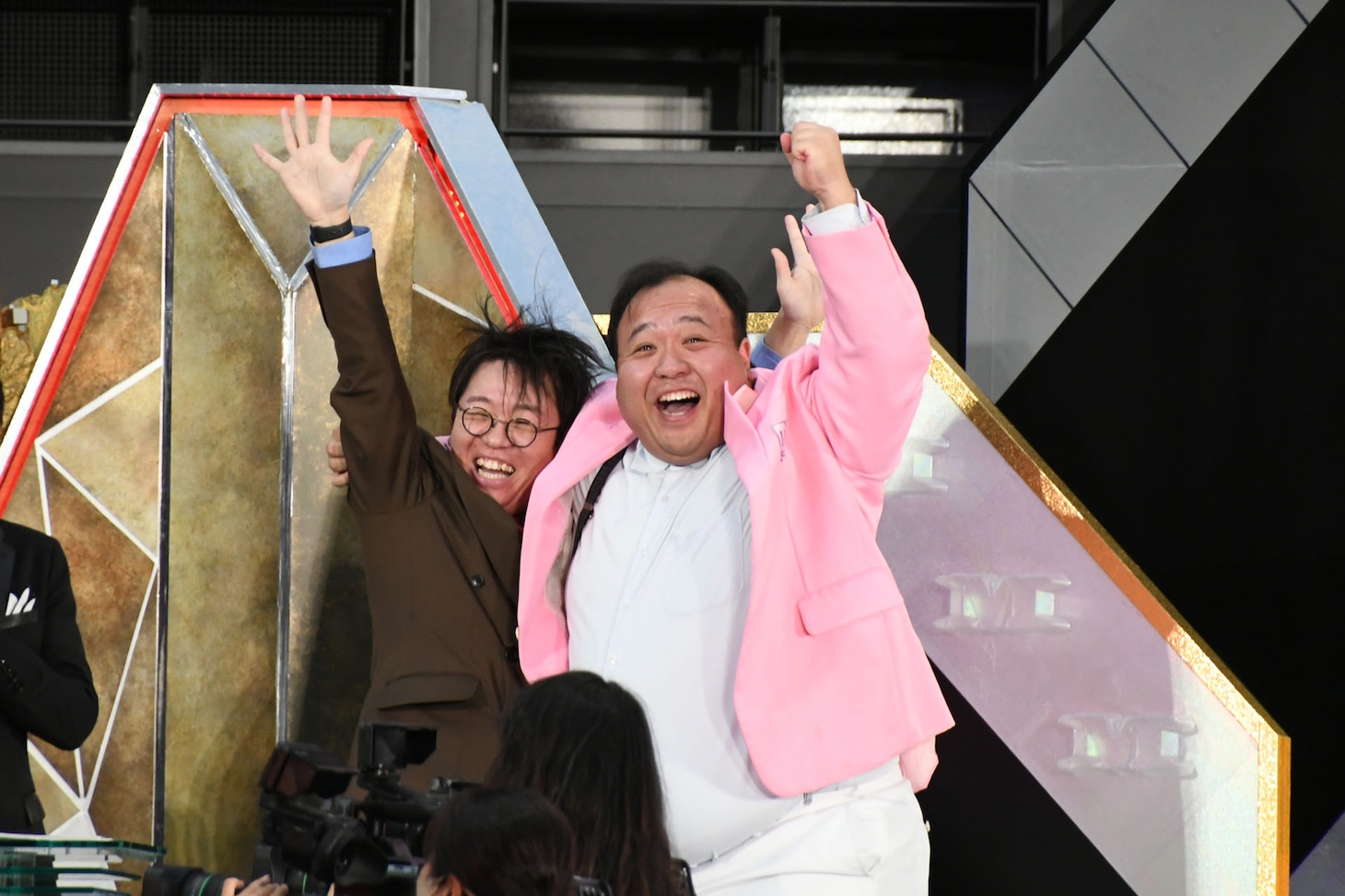 「M-1グランプリ2023」敗者復活戦でロングコートダディに勝利し、本当にうれしそうなママタルト。