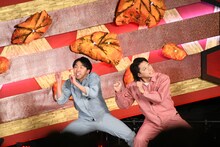 シシガシラに敗れ、ケンカする流れから「余った具材でチャーハン、チャーハン」の動きをするフースーヤ。