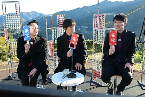 左から、バナナマン設楽、バカリズム、麒麟・川島。(c)TBS