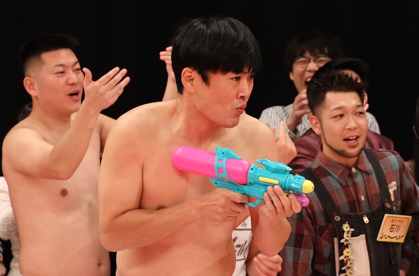 劇団ひとり（中央） (c)フジテレビ