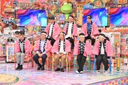 「年末大売り出し！家電芸人」に出演する芸人たち。(c)テレビ朝日