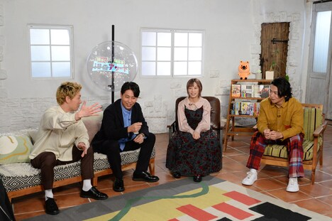 左から、ニューヨーク、モモコグミカンパニー、マヂカルラブリー・野田クリスタル。(c)ABCテレビ