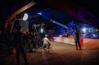 「とろサーモンのクズメンタリー」シーズン4の撮影の様子。