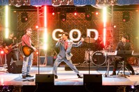 東京03角田のステージを乗っ取る浜野謙太。