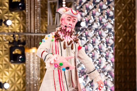 劇団ひとり扮するターコリン。(c)テレビ東京