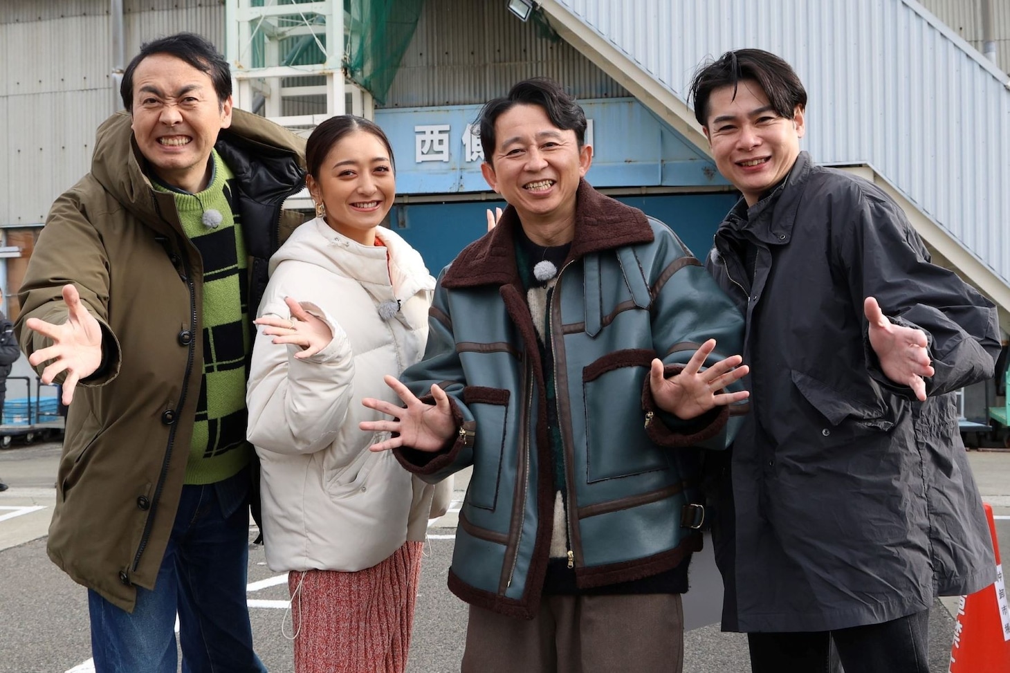 左から、アンガールズ田中、みちょぱ、有吉弘行、平成ノブシコブシ吉村。(c)フジテレビ