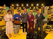 左から、新井恵理那、霜降り明星、爆笑問題。(c)テレビ朝日