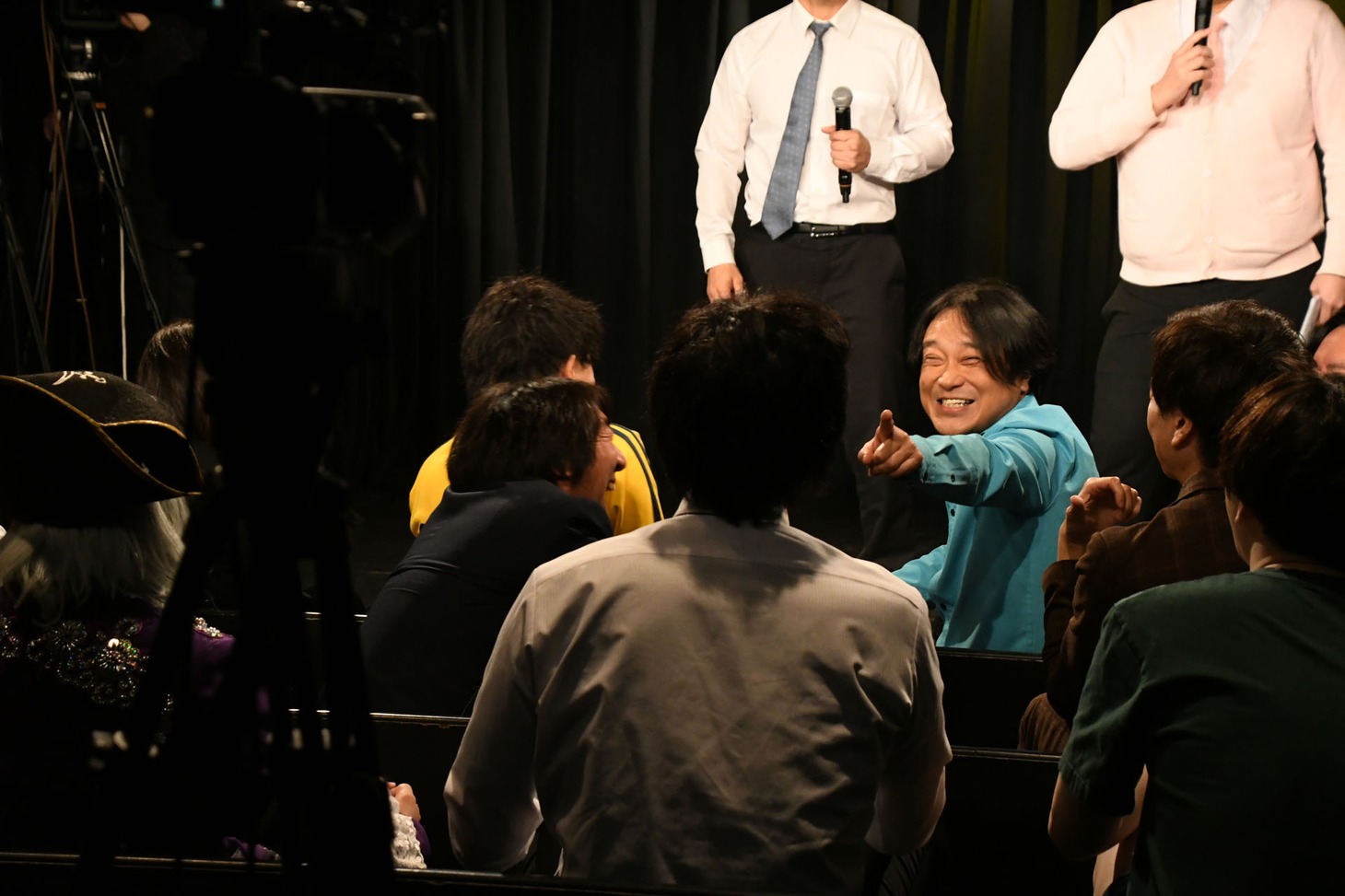 「髪型が古い」と笑われるザ・ギース尾関。