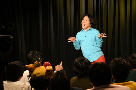 熟練の顔芸を披露する永野。