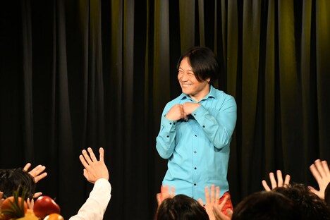 かわいい顔も見せる永野。