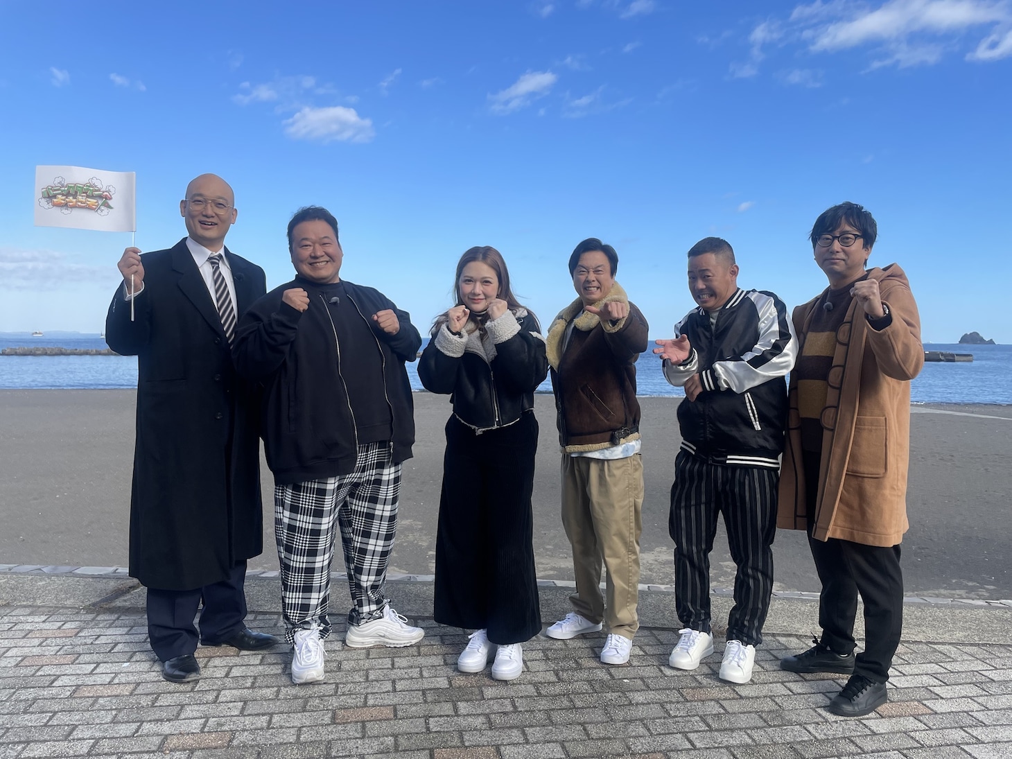左から、みなみかわ、豊ノ島、村重杏奈、次長課長・河本、ザ・マミィ酒井、おいでやす小田。(c)関西テレビ