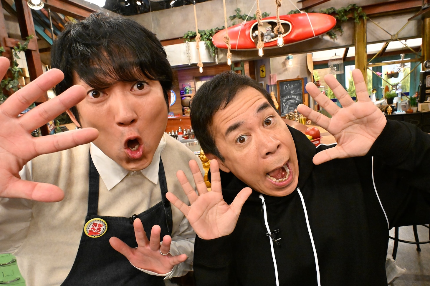 左からNON STYLE石田、ナインティナイン岡村。(c)関西テレビ