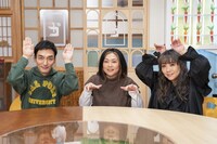 左から草彅剛、海原やすよ ともこ。(c)読売テレビ