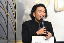 今年の抱負を語る見取り図・盛山。