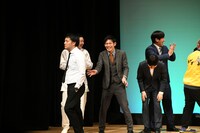 コントを「死ねー！」で終わらせ、爆笑を起こしたものの怒り心頭の様子のトミドコロ。