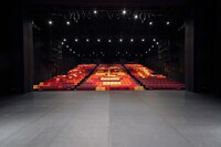 IMM THEATER (c)吉本興業