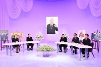 「天国の坂田さんに あ～りが～とさ～ん！」の様子。(c)MBS