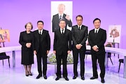 左から西川ヘレン、西川きよし、間寛平、大木ひびき、月亭八光。(c)MBS