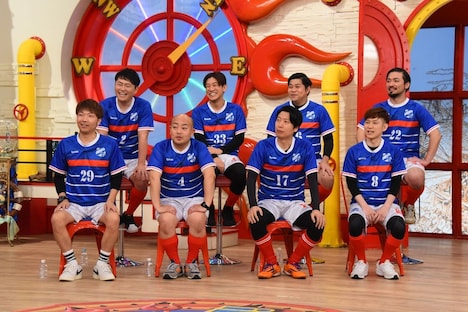 FC林のメンバー。(c)関西テレビ