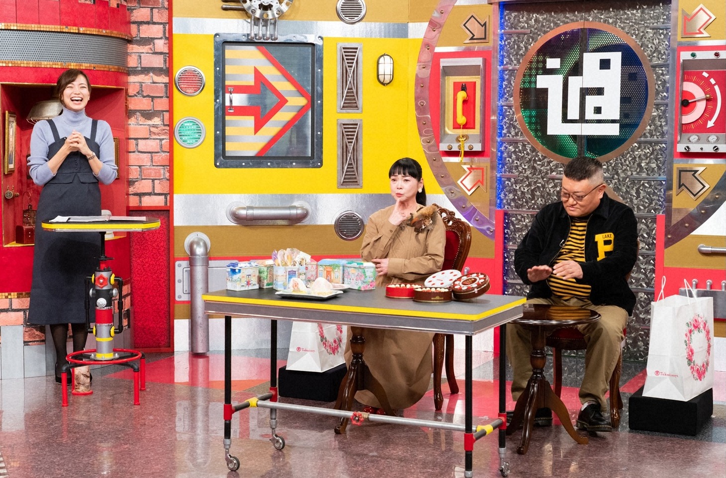 左から、斎藤真美アナ、未知やすえ、烏川耕一。(c)ABCテレビ