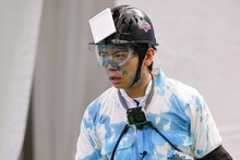 汚されたマヂカルラブリー・野田クリスタル。(c)関西テレビ