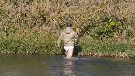 VTRのオープニングにブリーフ姿で登場するネルソンズ・和田まんじゅう。(c)ABCテレビ