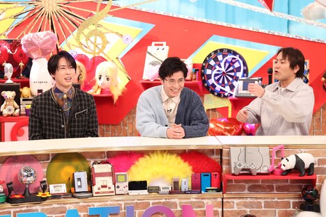 左から、宮舘涼太、オリエンタルラジオ藤森、狩野英孝。(c)フジテレビ