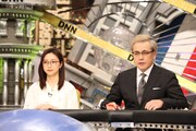 左から、佐久間みなみアナ、アリタ哲平。(c)フジテレビ