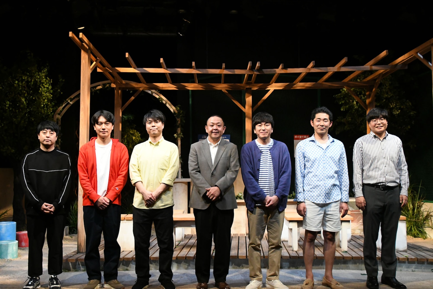 ゲネプロ取材会に登場した（左から）中村元樹、サルゴリラ児玉、ライス田所、サルゴリラ赤羽、しずる村上、しずるKAƵMA、ライス関町。