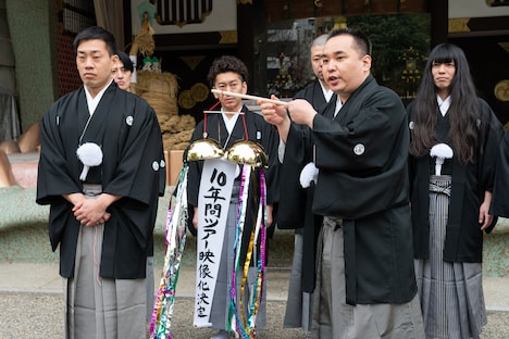 10年間ツアーを発表するミルクボーイ。